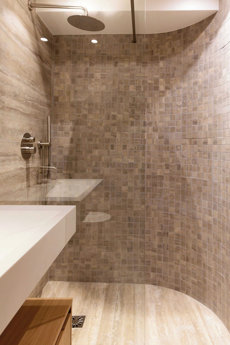 Apartment | Bathroom | Hair dryer, towels, shampoo