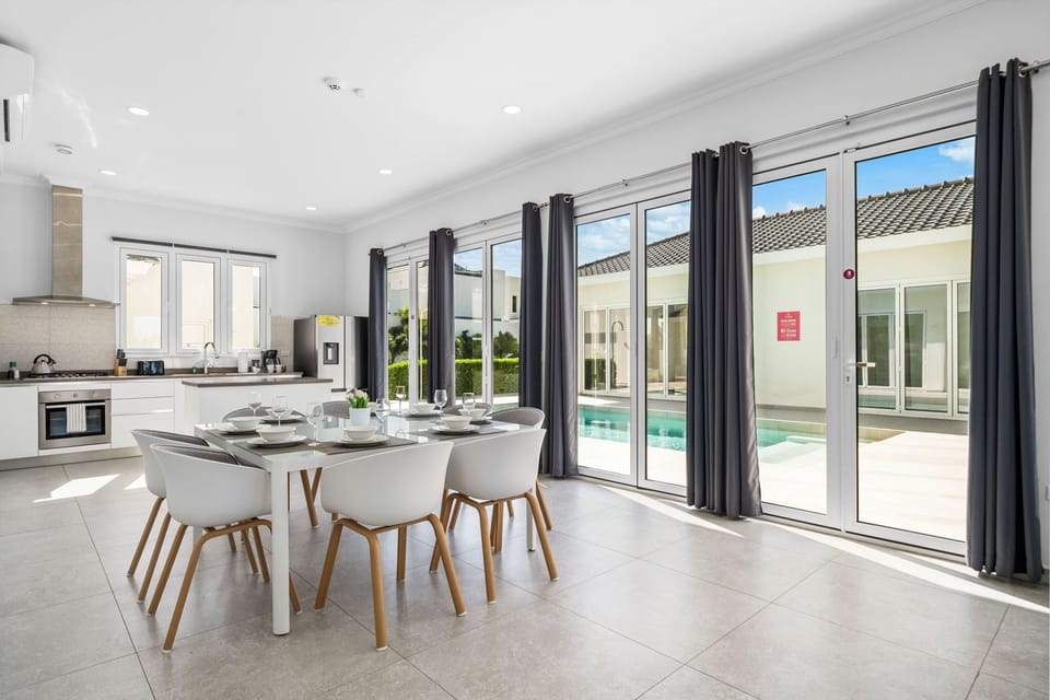 House (4 Bedrooms) | Property amenity