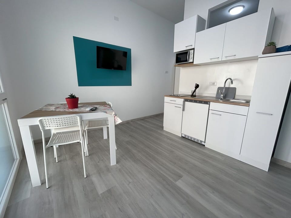 Autumn, Kitchen, Spring, Summer