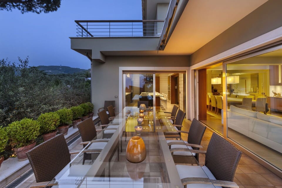 Interior Design, Home, Ceiling, Apartment, Estate, Resort, Balcony, Mansion, Villa, Eco Hotel