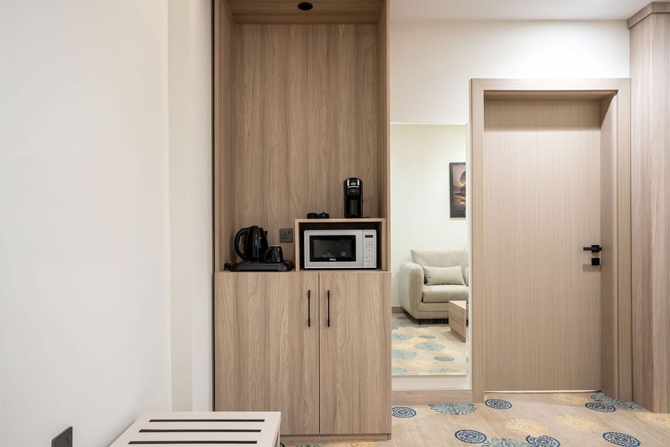 Executive Suite | Microwave