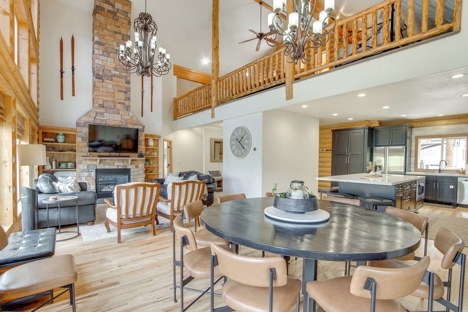 House (5 Bedrooms) | Interior