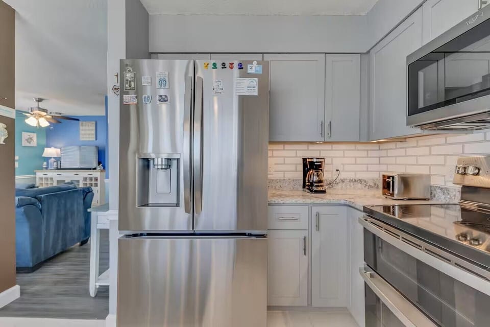 Sunkskipper Panoramic Oceanfront - Kitchen
