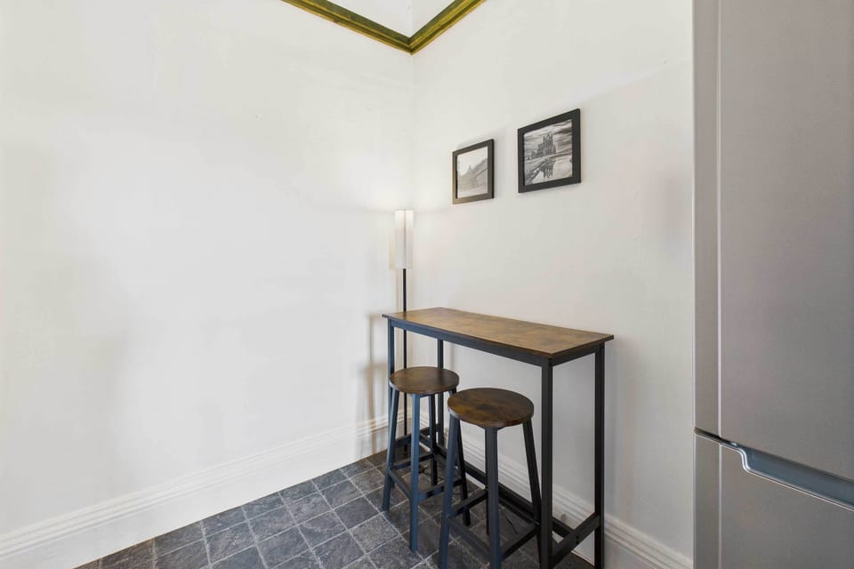 27 Metropole Towers, Whitby - Host & Stay
