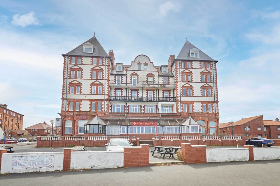 27 Metropole Towers, Whitby - Host & Stay