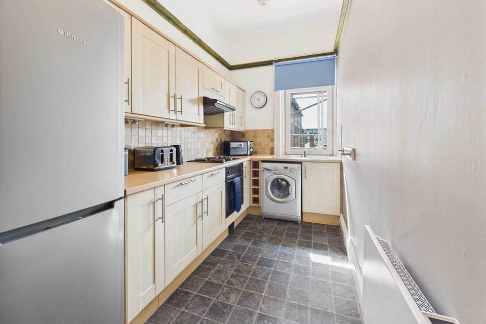 27 Metropole Towers, Whitby - Host & Stay