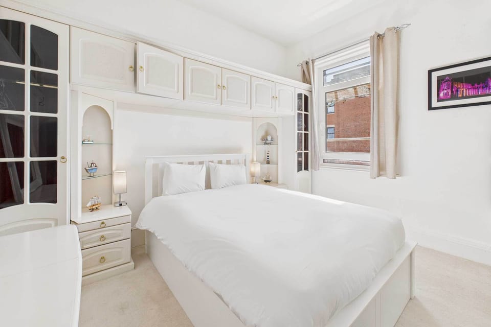 27 Metropole Towers, Whitby - Host & Stay