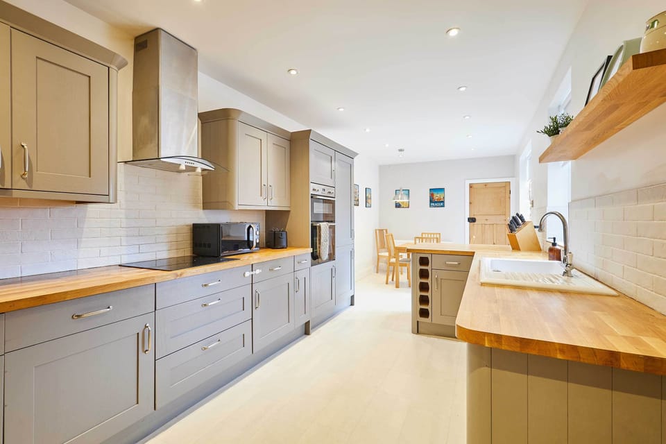 Bristol Avenue, Saltburn-by-the-Sea - Host & Stay