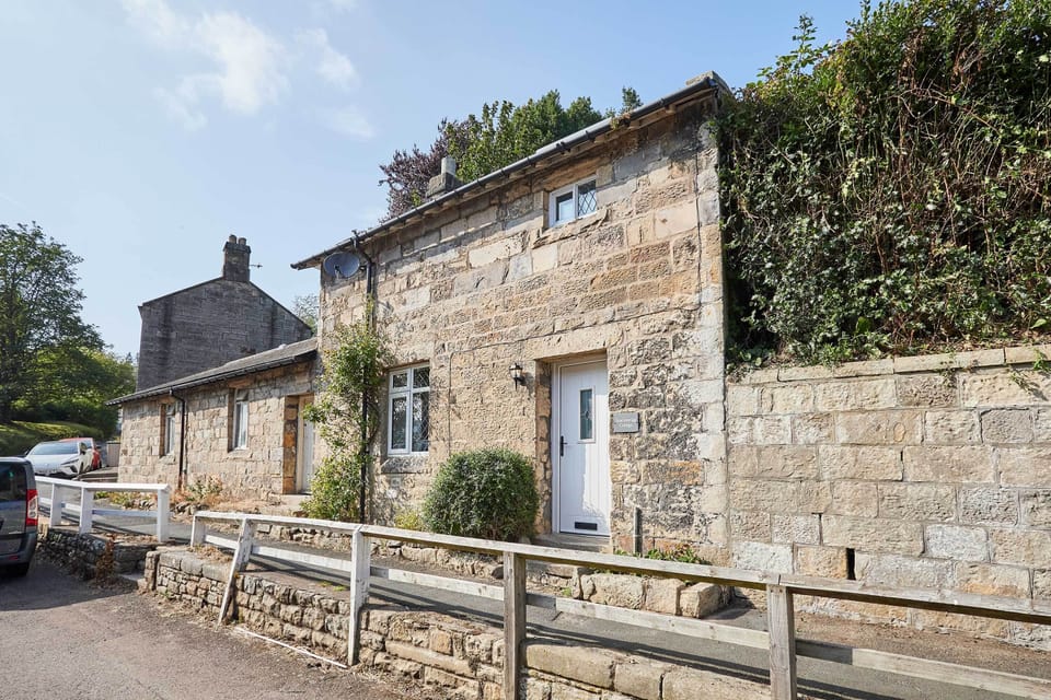 Brackenrigg Cottage, Rothbury - Host & Stay