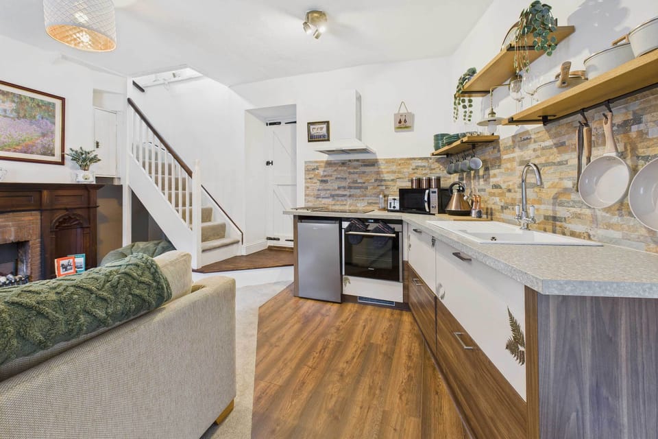 Brackenrigg Cottage, Rothbury - Host & Stay
