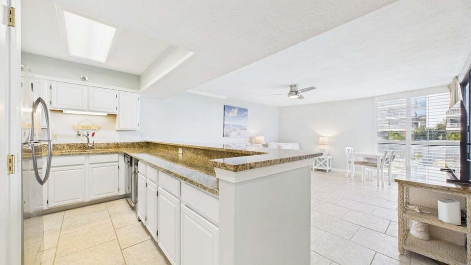 Kitchen fully equipped with all the cooking essentials