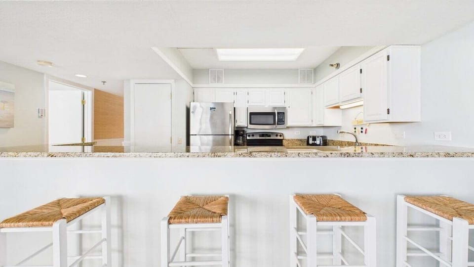 Breakfast bar on kitchen counter