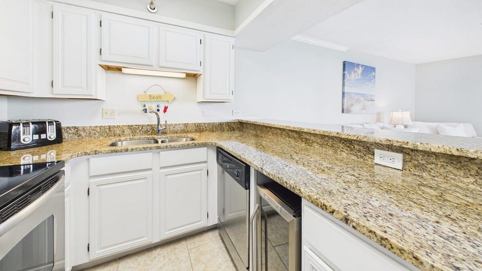 Kitchen fully equipped with all the cooking essentials
