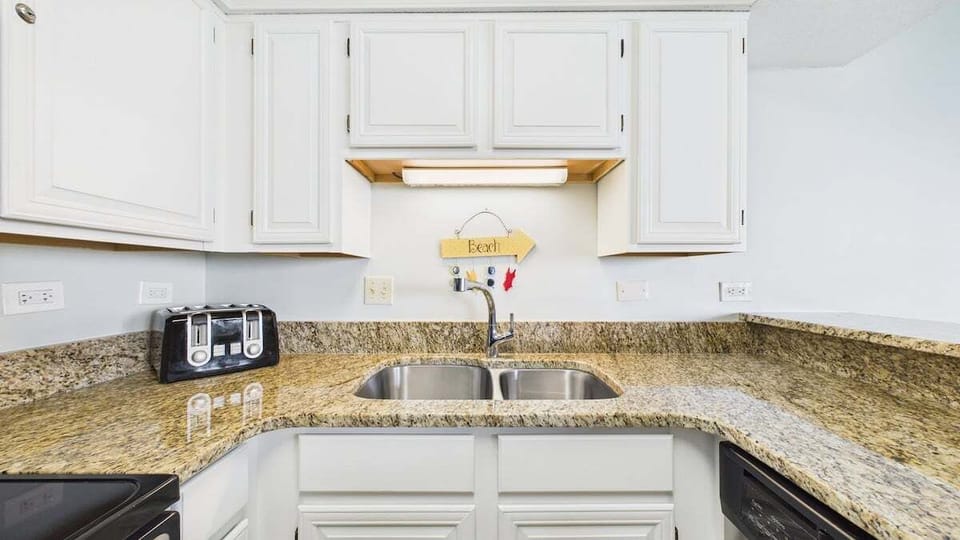 Kitchen fully equipped with all the cooking essentials