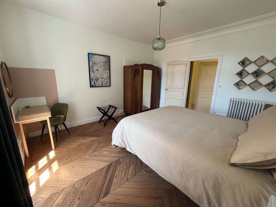 Suite, Garden View | Blackout drapes, free WiFi