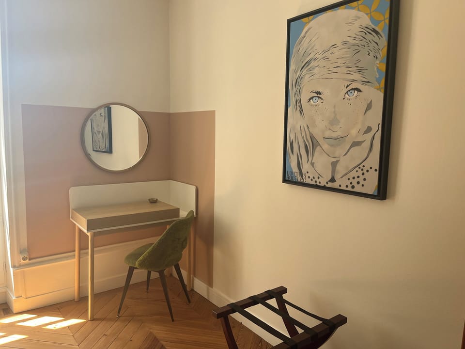 Suite, Garden View | Room amenity