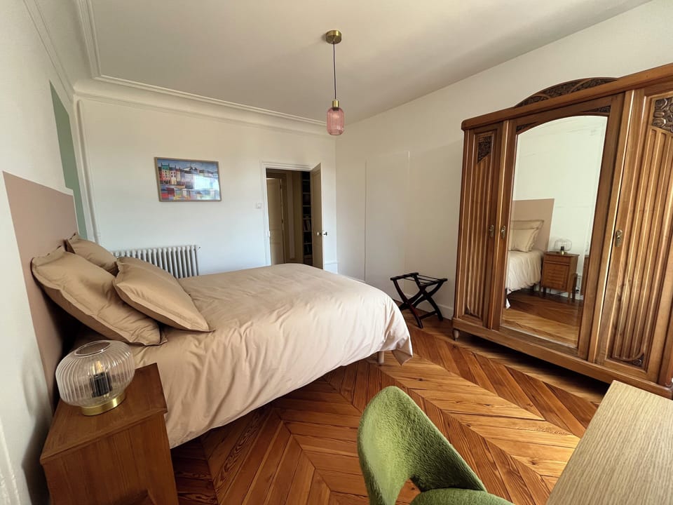 Suite, Garden View | Blackout drapes, free WiFi