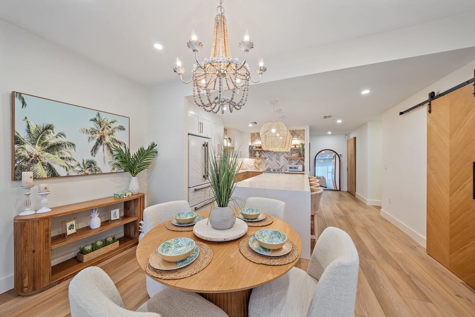 Condo, 2 Bedrooms | Dining