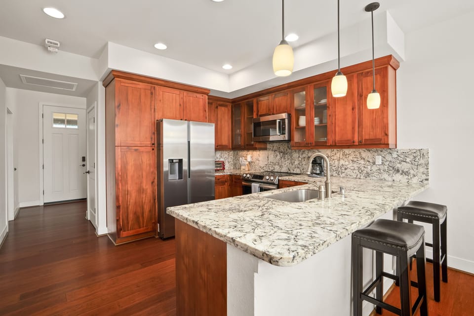 Condo, 2 Bedrooms | Private kitchen | Fridge, oven, coffee/tea maker, toaster