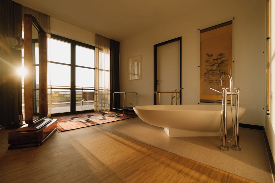 Panoramic Suite, Hill View | In-room safe, laptop workspace, soundproofing, free WiFi