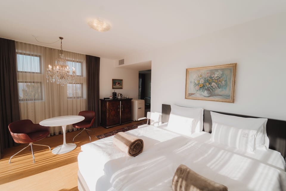 Panoramic Suite, Hill View | In-room safe, laptop workspace, soundproofing, free WiFi