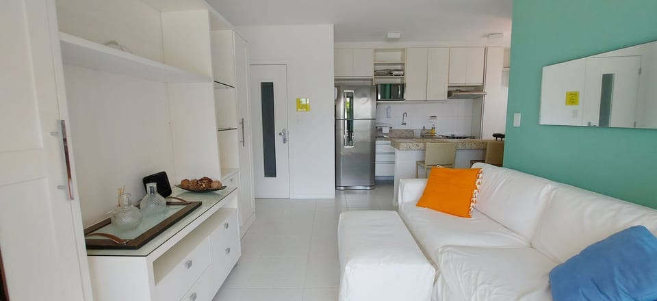 Basic Apartment | Living area