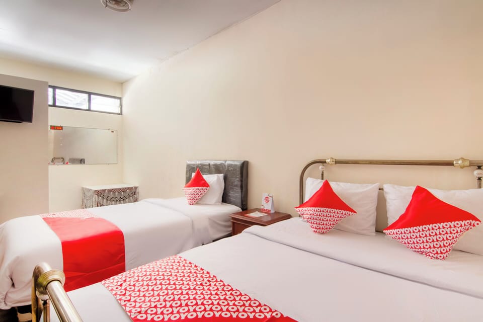Family Double Room | Desk, free WiFi, bed sheets