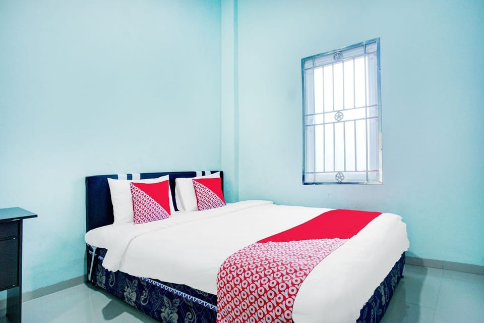 Standard Double Room | Desk, WiFi (free), bed sheets