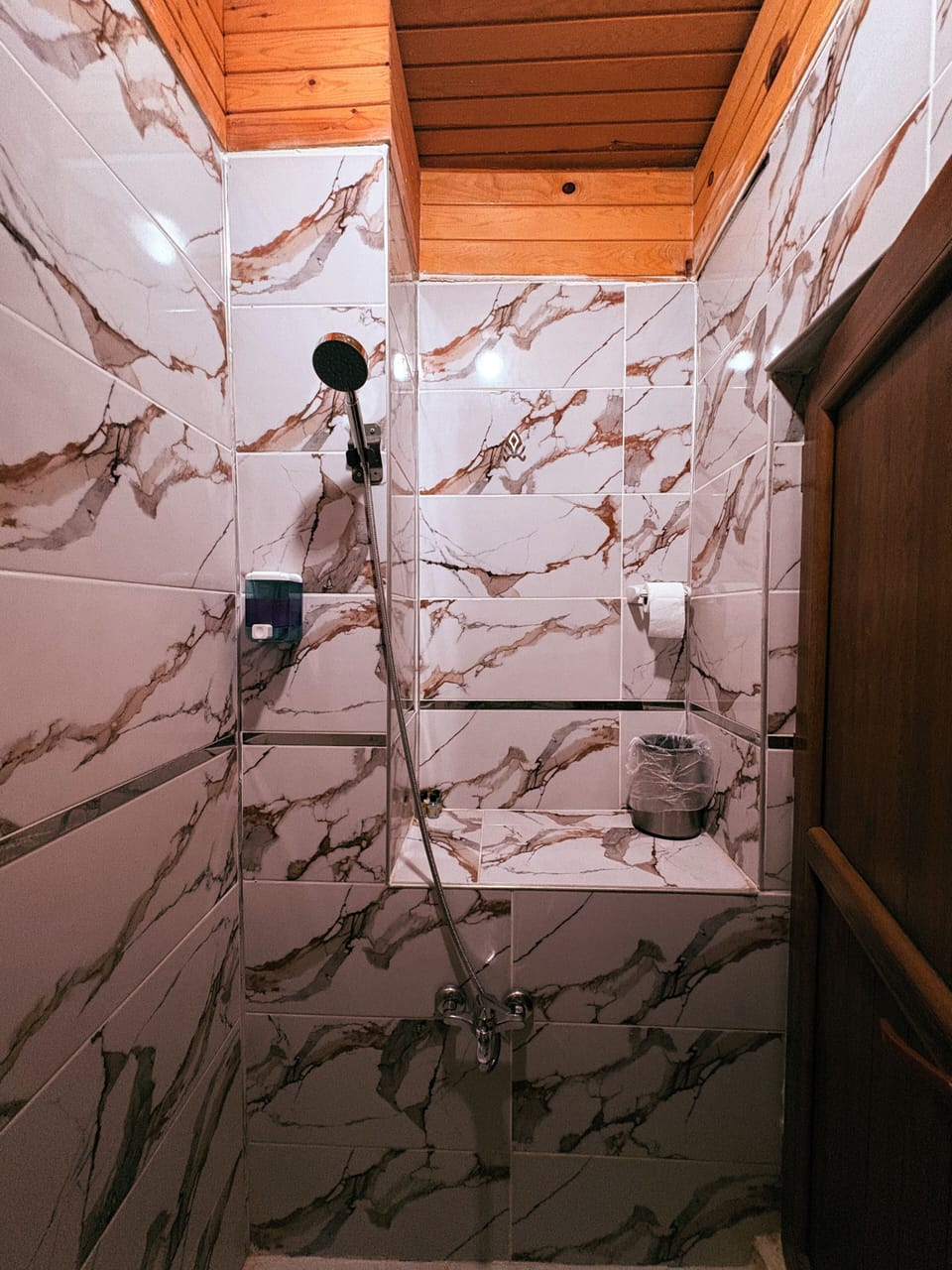 Luxury Triple Room | Bathroom | Shower, hair dryer, slippers, towels