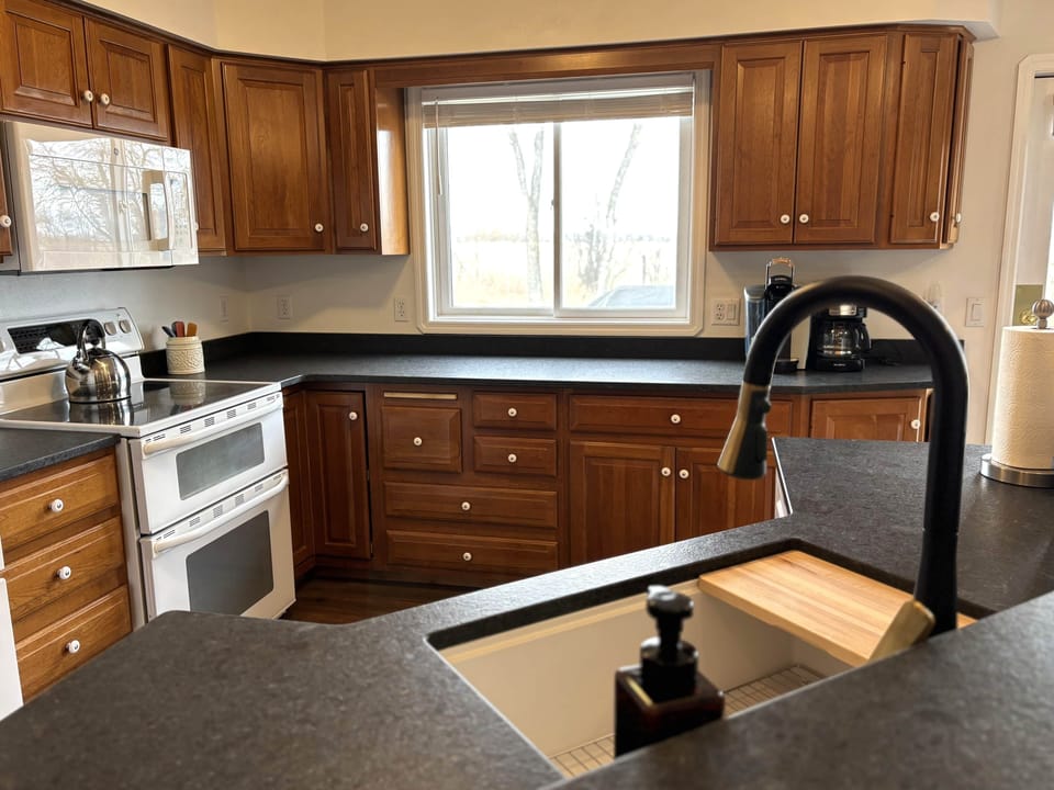 Spacious kitchen ready for entertaining