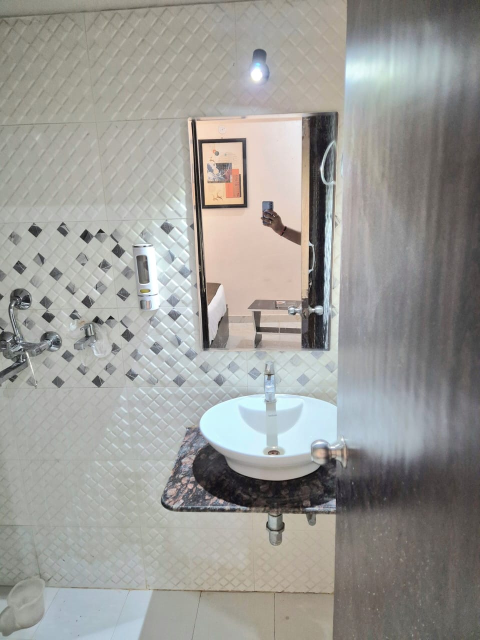 Super Deluxe | Bathroom
