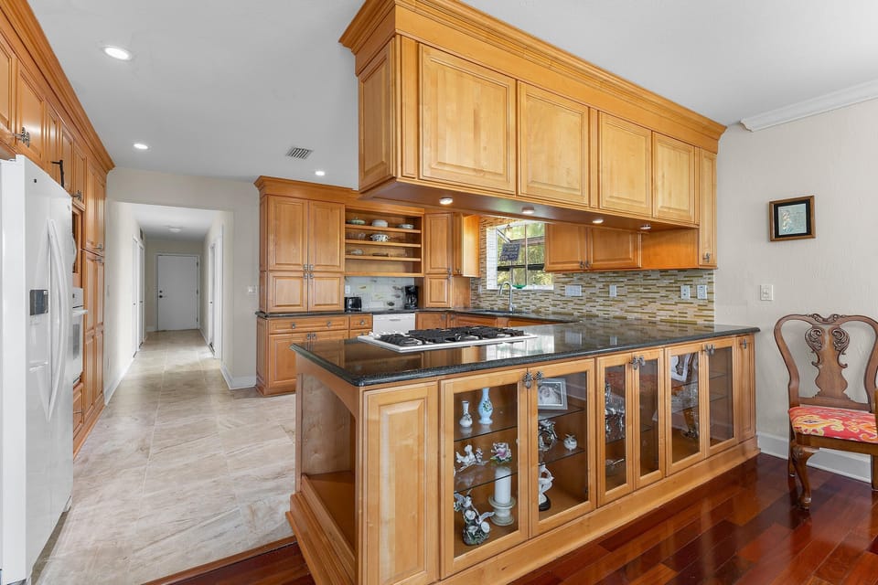 House, Multiple Beds (Sunrise on Halifax) | Private kitchen | Oven, toaster