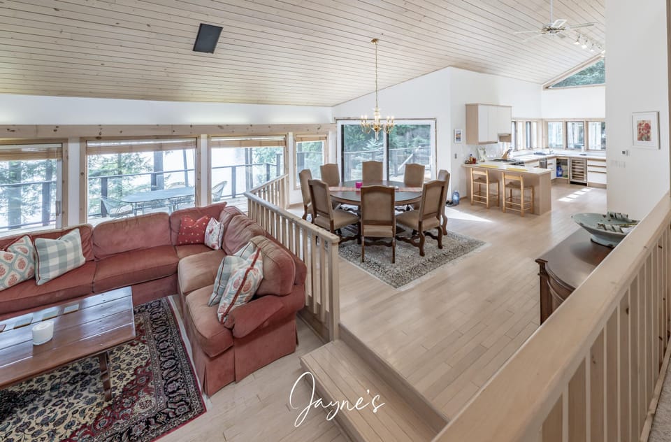 Great Room Dining &amp; Kitchen