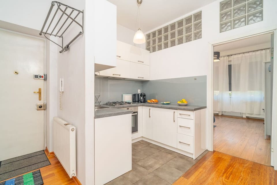 Fully Equipped Kitchen | Book Now with RENTUJEMY.COM