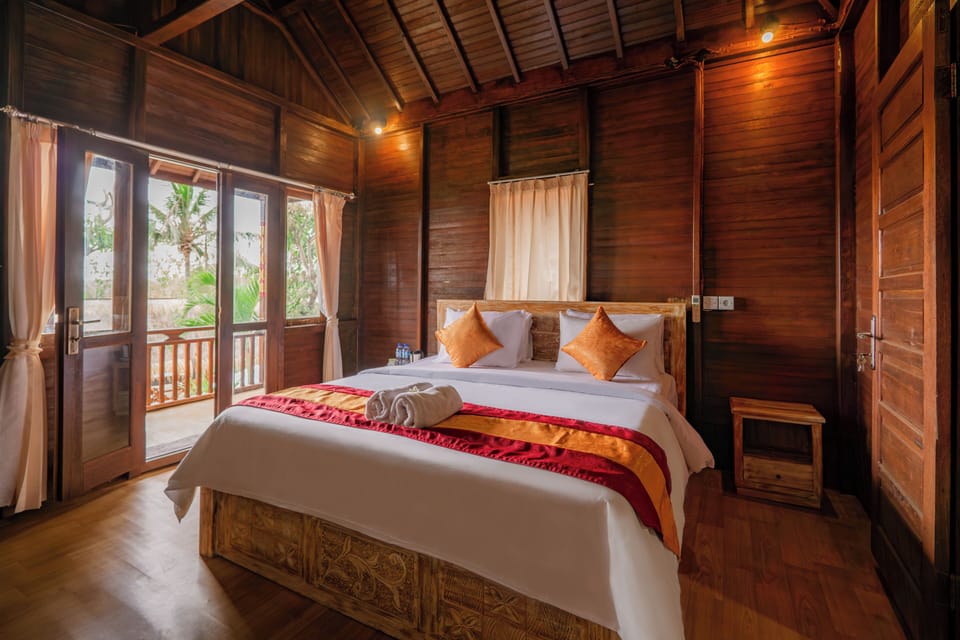 Superior Double Room, Garden View | Desk, free WiFi