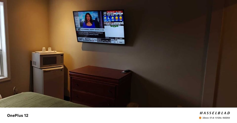 Deluxe Single Room, Non Smoking | Desk, WiFi (free)