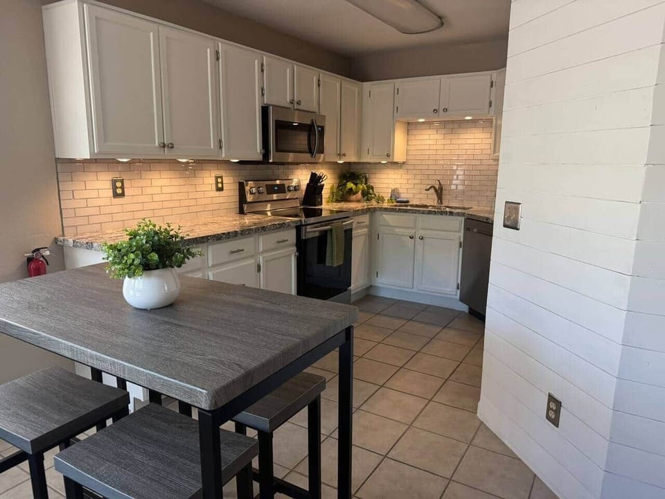 Kitchen and dinette area. Seating for 4.