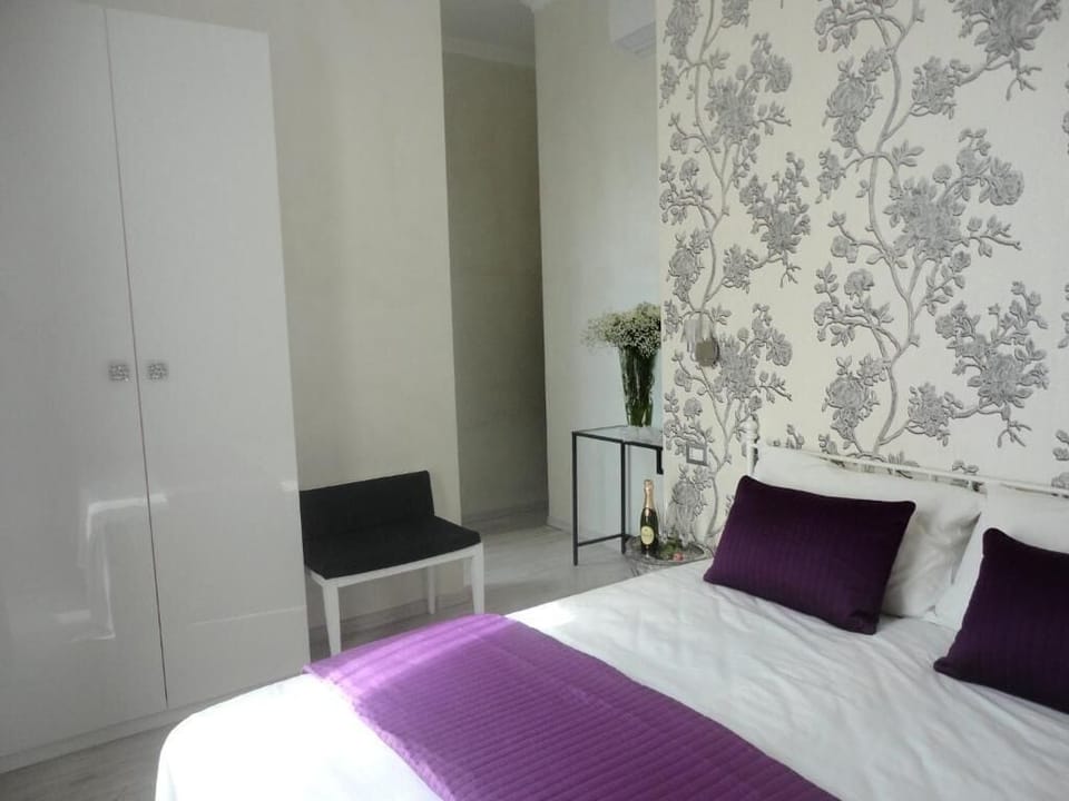 Standard Double Room, Private Bathroom | Hypo-allergenic bedding, memory foam beds, in-room safe, desk
