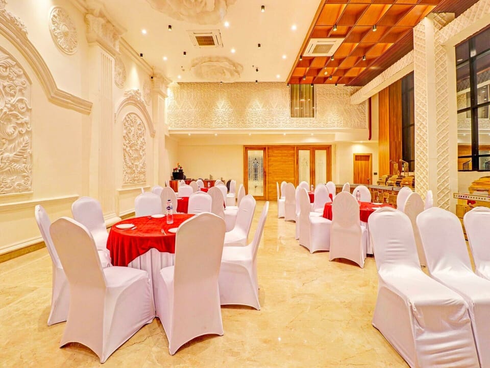 House | Banquet hall