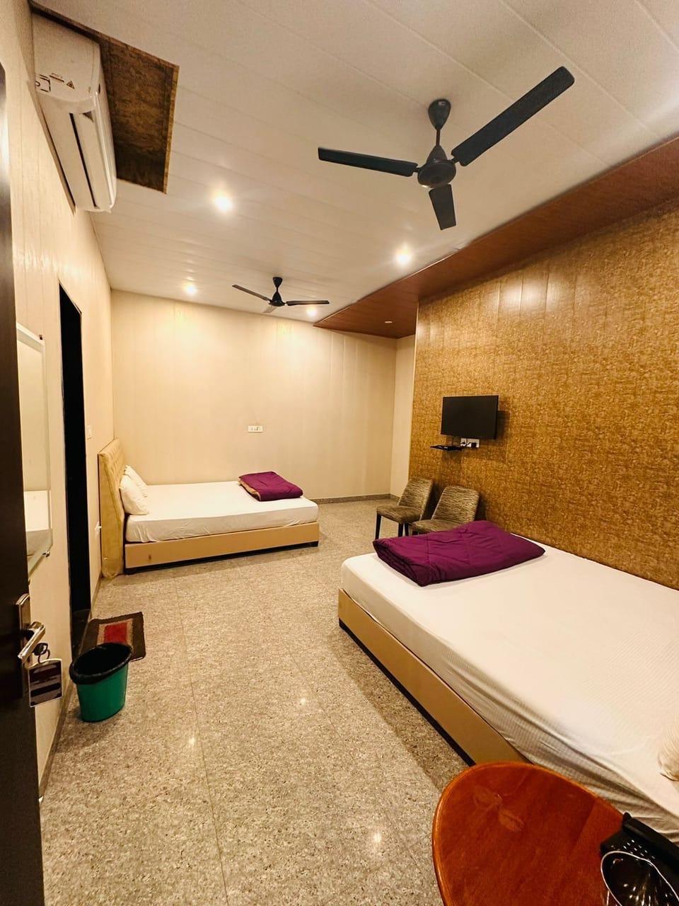 Triple Room | WiFi (free), bed sheets