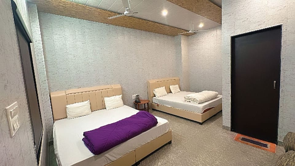 Family Room | WiFi (free), bed sheets