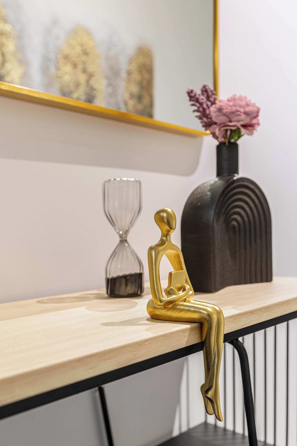 ELEGANT FINISHES & THOUGHTFUL DESIGN TOUCHES
