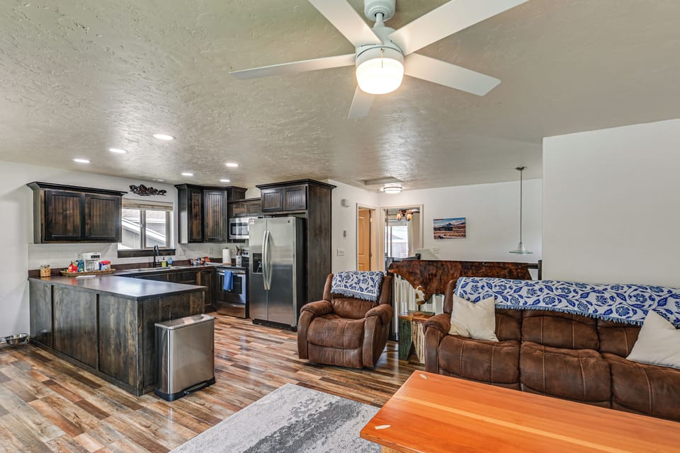 House (3 Bedrooms) | Interior