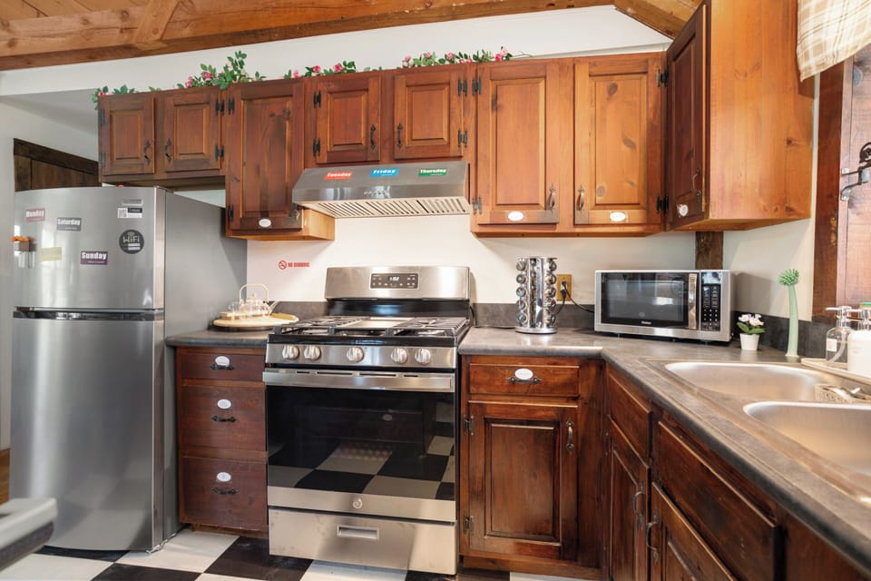 Full Kitchen complete appliances
