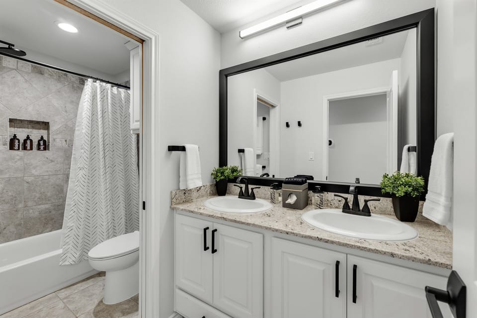 2nd Bathroom