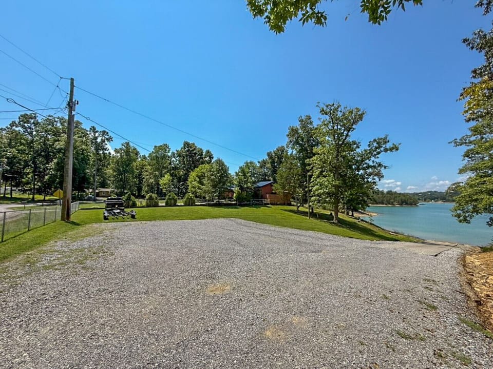 Boat ramp and parking for vehicle and trailer