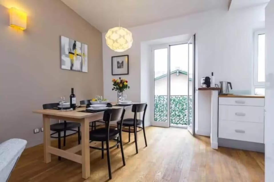 Design Apartment, Balcony, City View | Dining room