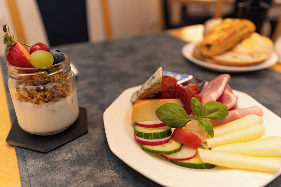 Daily buffet breakfast for a fee