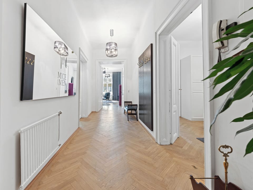Deluxe Apartment, 3 Bedrooms, Non Smoking, Air conditioning | Iron/ironing board, free WiFi