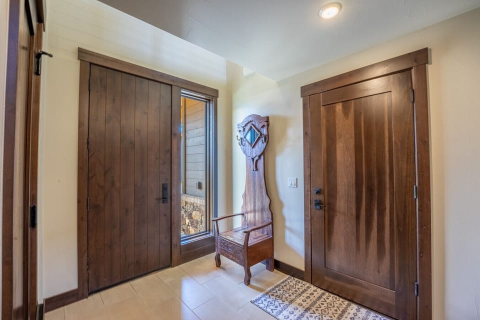 Mid Level - Front door and garage entryway